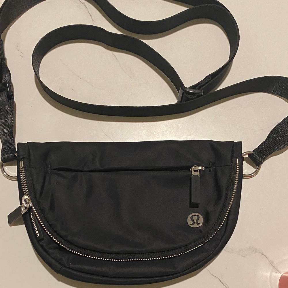 lululemon athletica Black Crossbody Sling Bag